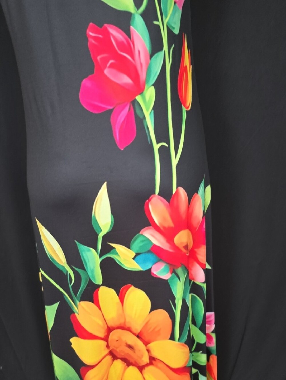 Women's Black Maxi Dress with Vibrant Floral Print - Picture 10 of 16